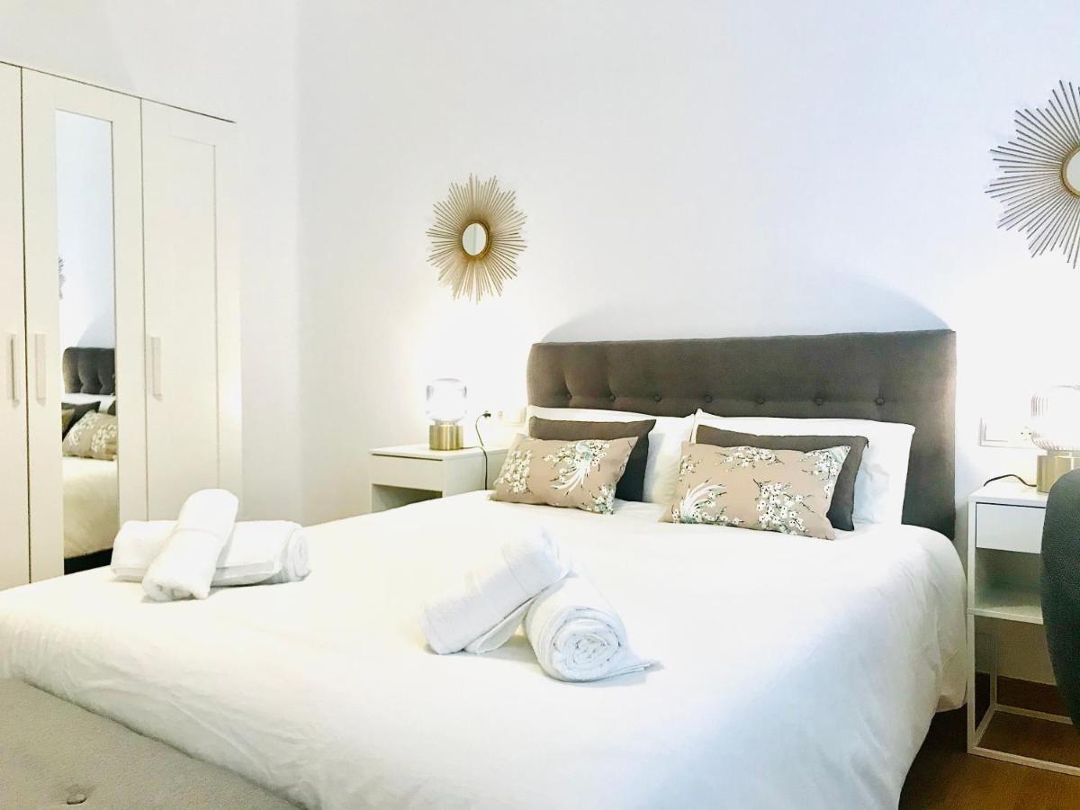 Gleaming & Well Located Apartment In Malaga Center Eksteriør bilde