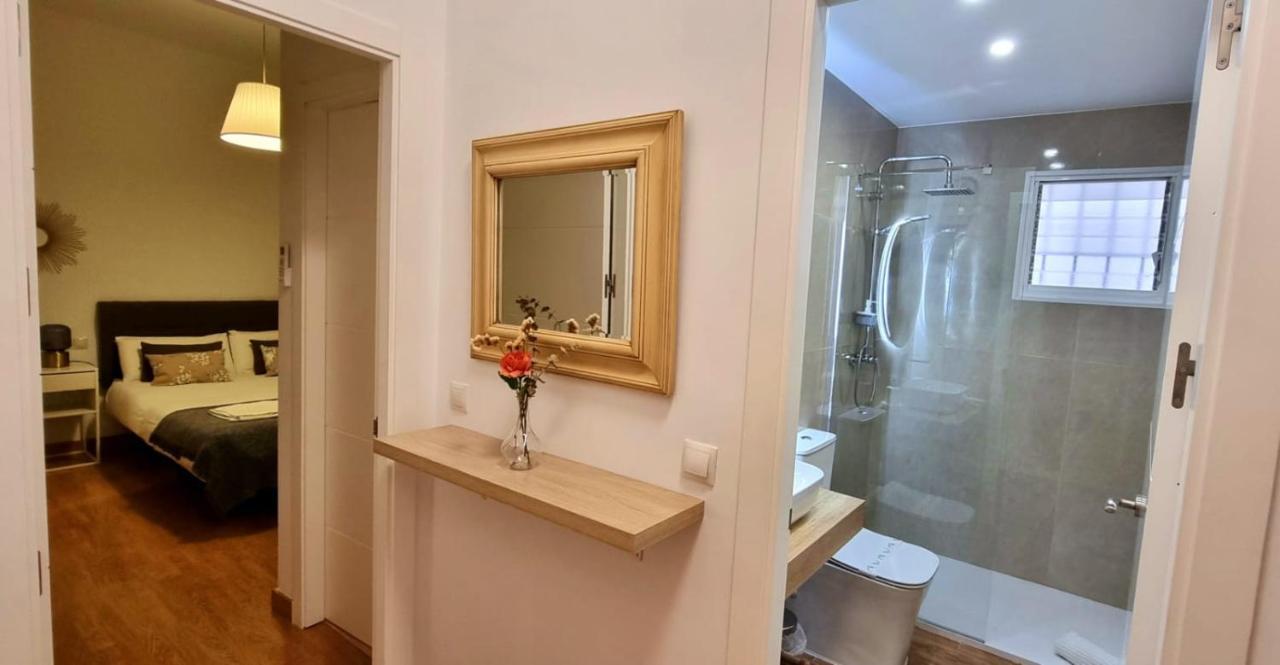 Gleaming & Well Located Apartment In Malaga Center Eksteriør bilde